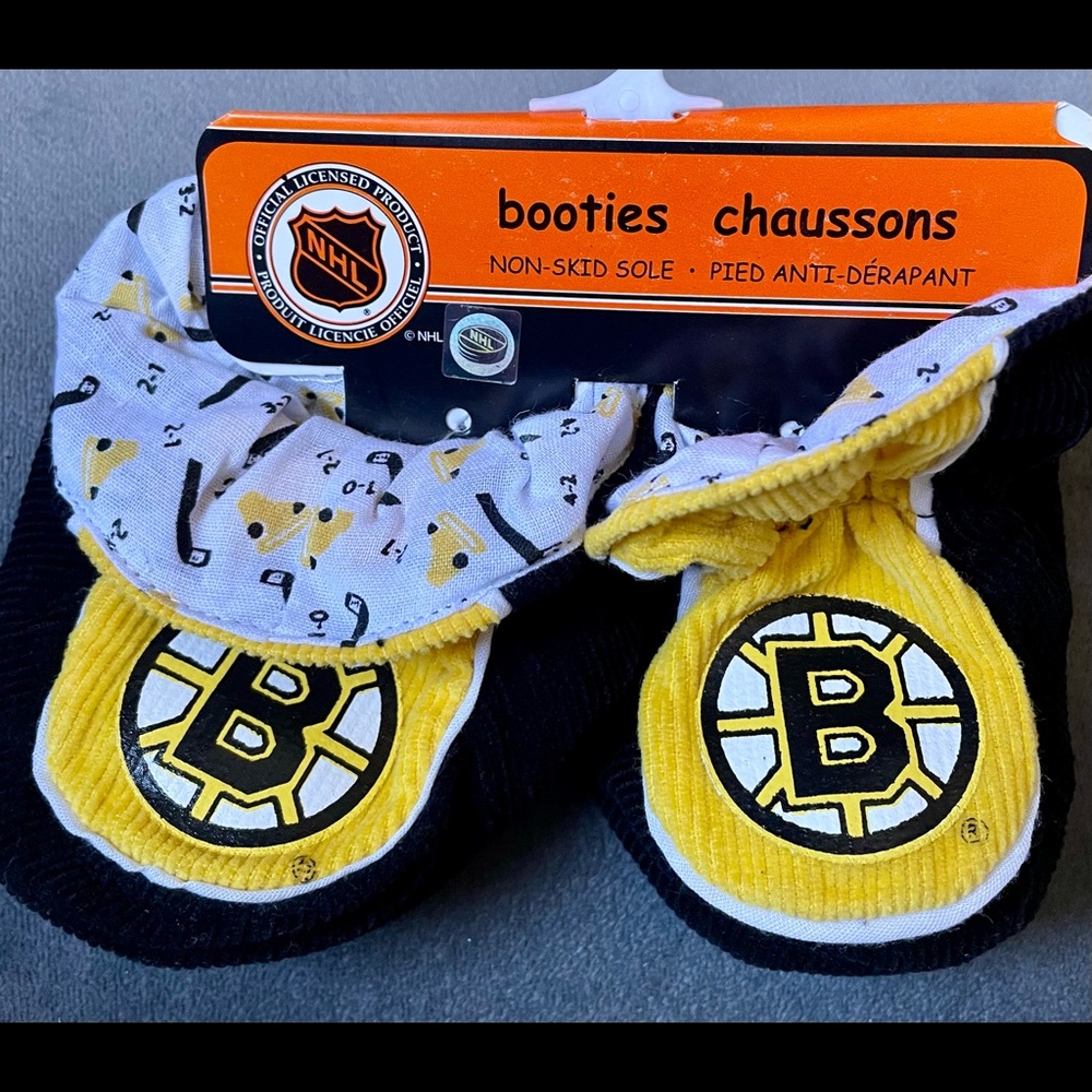New Boston Bruins Booties 0-6mos